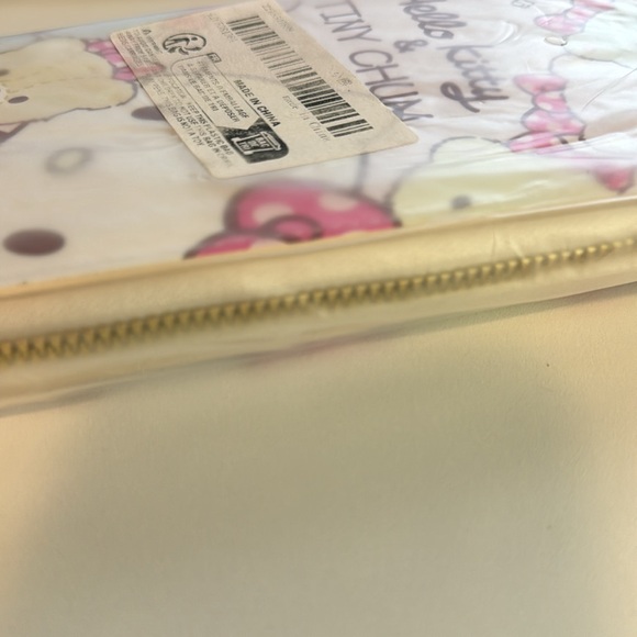 Hello Kitty Zipper Wallet NWT - Picture 4 of 5